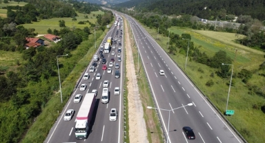 Yollarda bayram yoğunluğu başladı