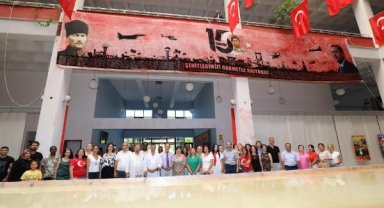 15 Temmuz için 15 metrelik ebru