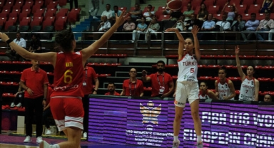 18 Yaş Altı Kız Basketbol Milli Takımı, İspanya'ya 78-64 mağlup oldu
