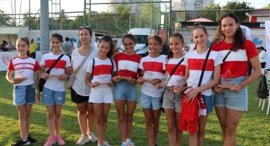 Altın çocuklar ödüllerini aldı