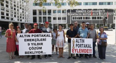 Altın Portakal çalışanlarından tazminat eylemi