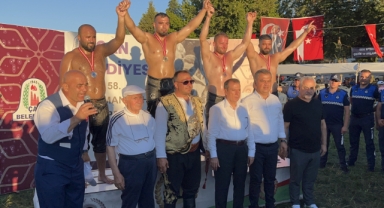 Başpehlivanlığı Yusuf Can Zeybek kazandı