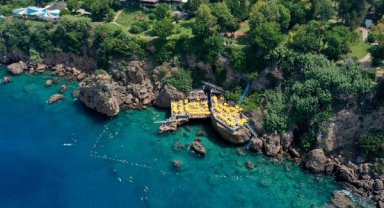 Bayramda falez plajlarını 32 bin kişi kullandı