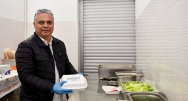 Bin 800 öğrenciye ücretsiz yemek