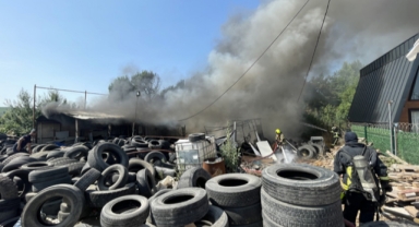 Bursa'da oto lastikçide çıkan yangın söndürüldü