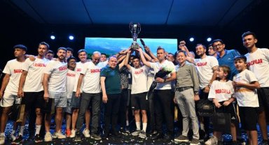 Çiftçi Kupası Futbol Turnuvası'nda kupa Başkan Böcek'ten