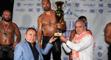 Döşemealtı’nın şampiyon pehlivanları