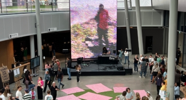 Eserleri Van Gogh Müzesi'nde sergilendi