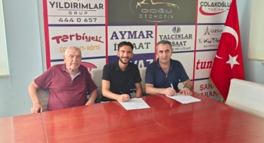 Genç Akrep yuvadan uçtu