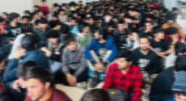 Göç İdaresi Başkanlığı: Ülkemiz genelinde göçmen sayısı 4 milyon 893 bin 752'dir