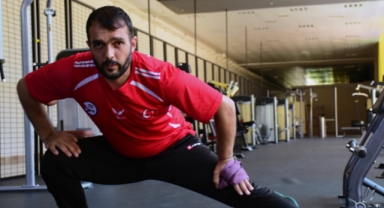 Hayali için ter döküyor