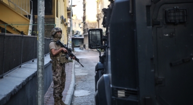 İstanbul'da DEAŞ'a yönelik operasyon: 28 şüpheli yakalandı