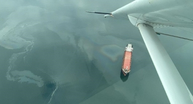 İzmit Körfezi'ni kirleten 2 gemiye 33 milyon 984 bin lira ceza kesildi