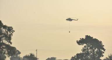 Kemer'deki orman yangınına müdahale sürüyor