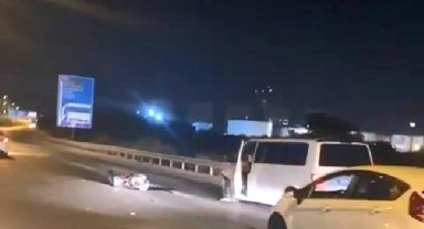 Minibüsle çarpışan motosikletli hayatını kaybetti