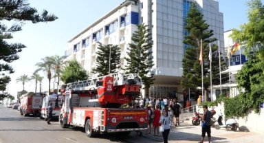 Otelde çıkan yangın panik yarattı