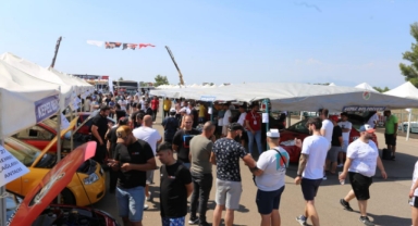 Otodrag yarışı, hız tutkunlarını buluşturdu