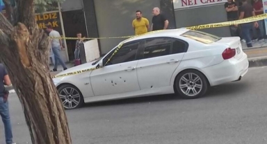 Otomobil delik deşik oldu