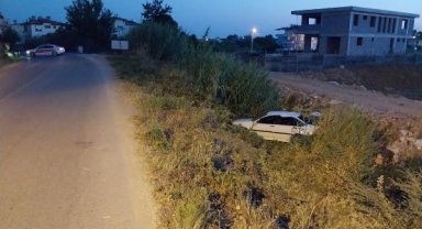 Otomobil kanala uçtu