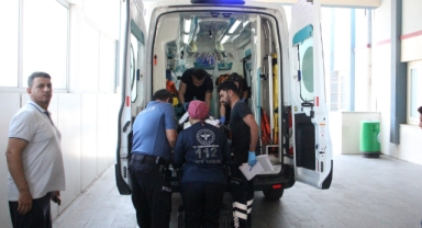  Otomobilin çarptığı 2 çocuk yaralandı