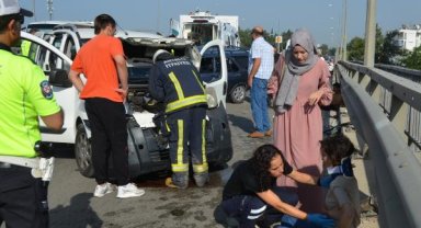 Otomobille hafif ticari araç çarpıştı: 1 ölü, 4 yaralı