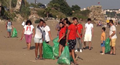 Romanya'dan gelip, sahilleri temizlediler