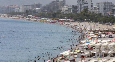 Sahillere talep azaldı