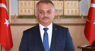 Vali, Gazetecilerin bayramını kutladı