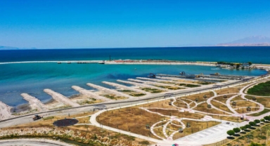 Van Gölü'nden 1 milyon 110 bin metreküp dip çamuru çıkarıldı