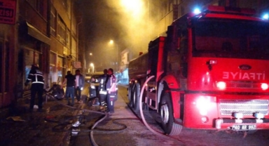 Yangında işyerleri zarar gördü