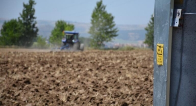  Yüksek gerilim hattını koparıp kaçtı