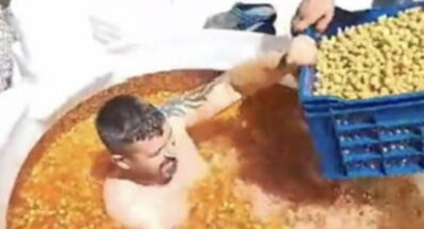 Zeytin tankına giren adam serbest bırakıldı