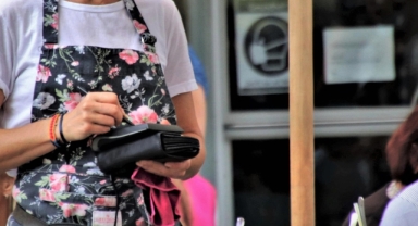 2022'de istihdamda en yüksek pay hizmet sektörünün oldu