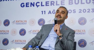 Bakan Kacır, gençlerle buluştu