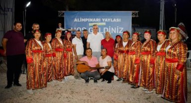 Manilerle karşılandı