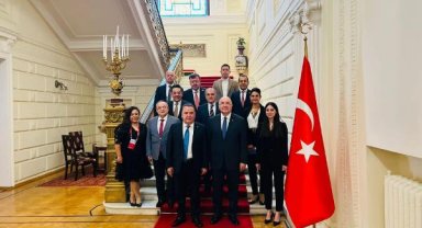 Böcek, Uluslararası Ulaşım Zirvesi'ne katıldı