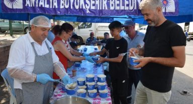 Büyükşehir'den 19 ilçede aşure ikramı 