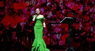 Candan Erçetin'le  'Zafer' coşkusu