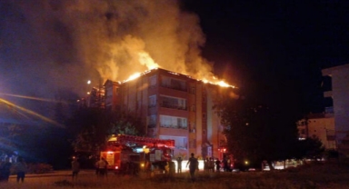 Çatı yangını saatler sonra söndürüldü