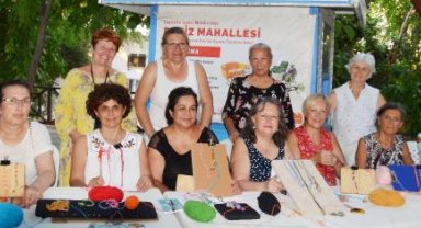 'Dostluk bilekliği' hem sanat hem kazanç sağlıyor