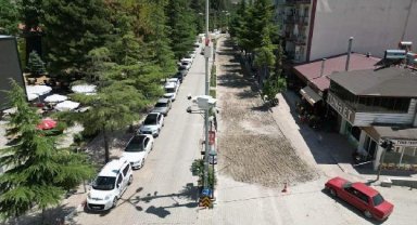 Elmalı merkezdeki su borularını yenilieniyor