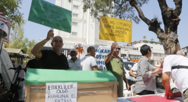 ‘Emekliler öldü, ruhuna Fatiha’