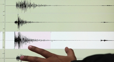 Endonezya'da 5,4 büyüklüğünde deprem
