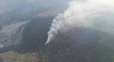 Eskişehir'deki yangına havadan müdahale yeniden başladı