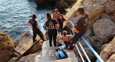 Falezlerden düşen Rus turist 1,5 saatte kurtarıldı