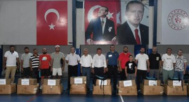 GSB'nin spor kulüplerine malzeme yardımı
