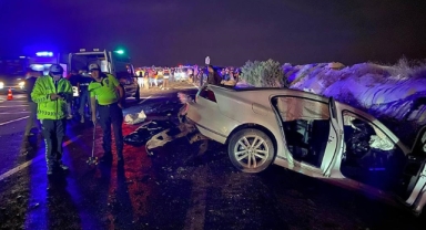 İki otomobilin çarpıştığı kazada 4 kişi hayatını kaybetti