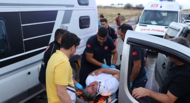 Karavan ile ticari araç çarpıştı! 2'si ağır 9 yaralı