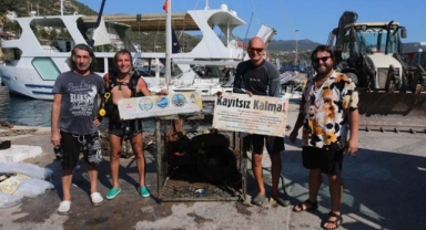 Kaş'ta deniz dibindeki atık istasyonları temizlendi