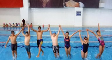 Kepez yüzücü yetiştiriyor